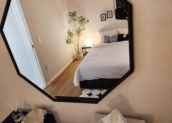 35 Pyeong Lotte Tower, Lotte World, Seokchon Lake, Seongsu, Gangnam Coex, Kspo Dome, Gym, Ginseng Sauna, Asan Hospital
