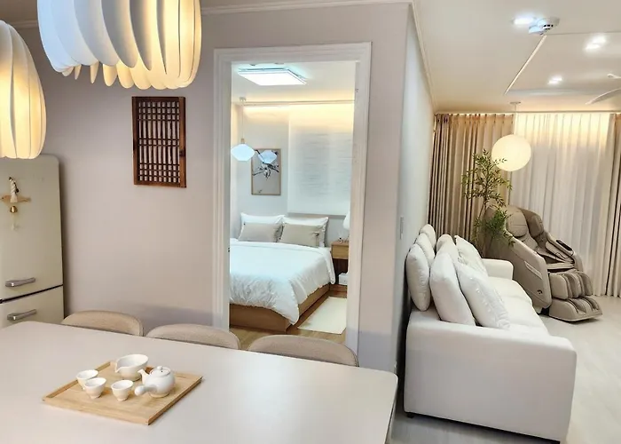 35 Pyeong Lotte Tower, Lotte World, Seokchon Lake, Seongsu, Gangnam Coex, Kspo Dome, Gym, Ginseng Sauna, Asan Hospital *