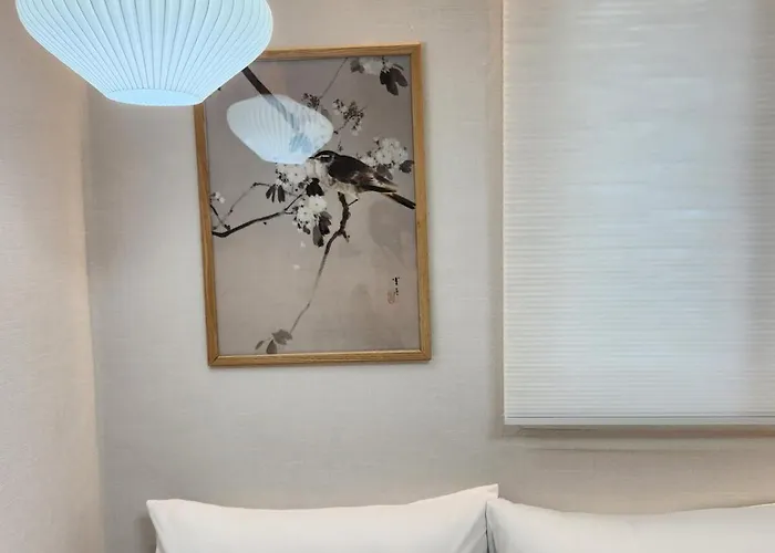 Villa 35 Pyeong Lotte Tower, Lotte World, Seokchon Lake, Seongsu, Gangnam Coex, Kspo Dome, Gym, Ginseng Sauna, Asan Hospital *