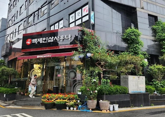 35 Pyeong Lotte Tower, Lotte World, Seokchon Lake, Seongsu, Gangnam Coex, Kspo Dome, Gym, Ginseng Sauna, Asan Hospital * Seoel