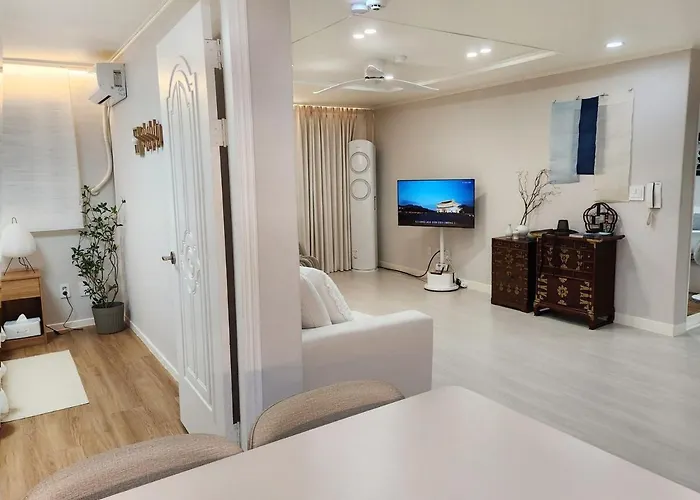 35 Pyeong Lotte Tower, Lotte World, Seokchon Lake, Seongsu, Gangnam Coex, Kspo Dome, Gym, Ginseng Sauna, Asan Hospital * Seoel