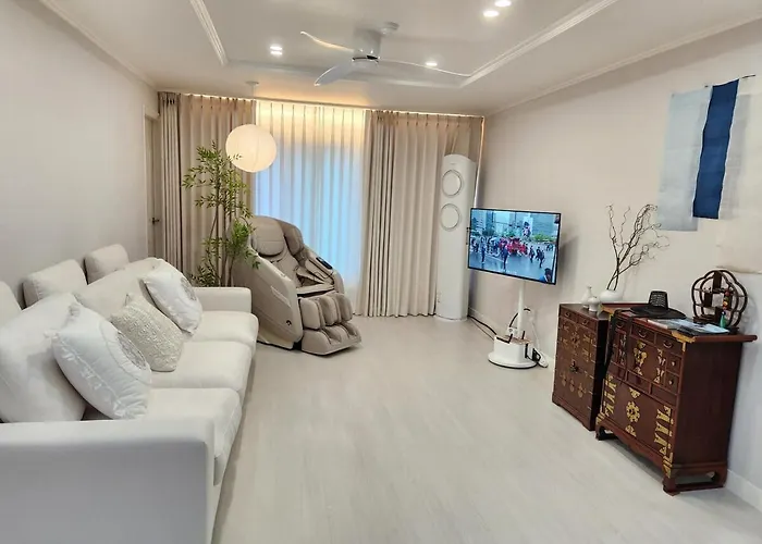 35 Pyeong Lotte Tower, Lotte World, Seokchon Lake, Seongsu, Gangnam Coex, Kspo Dome, Gym, Ginseng Sauna, Asan Hospital * Seoel